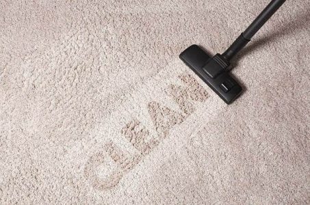 membersihkan karpet